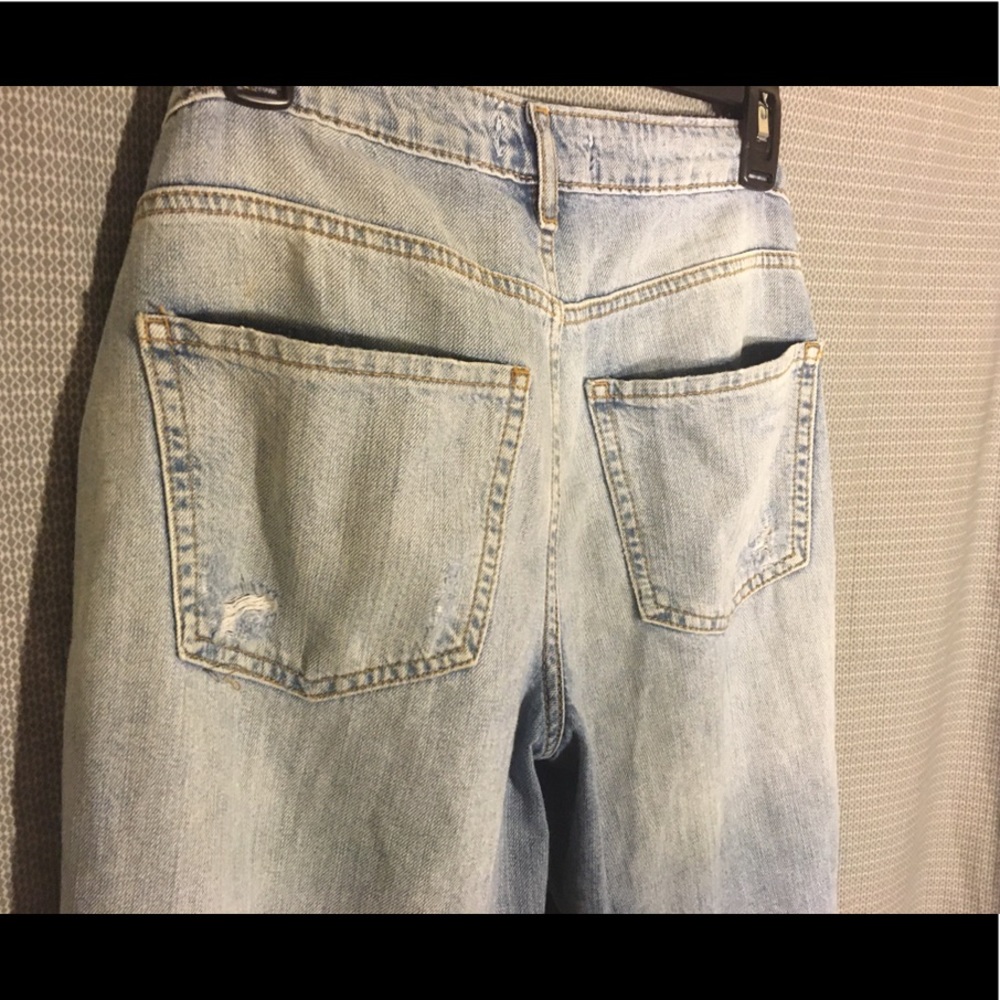 Distressed Forever 21 mom jeans (size 28)